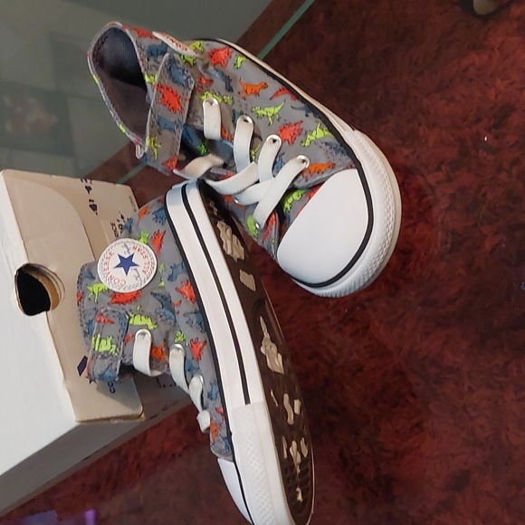 Converse dinosaur hightop sneakers - Picture 2 of 4